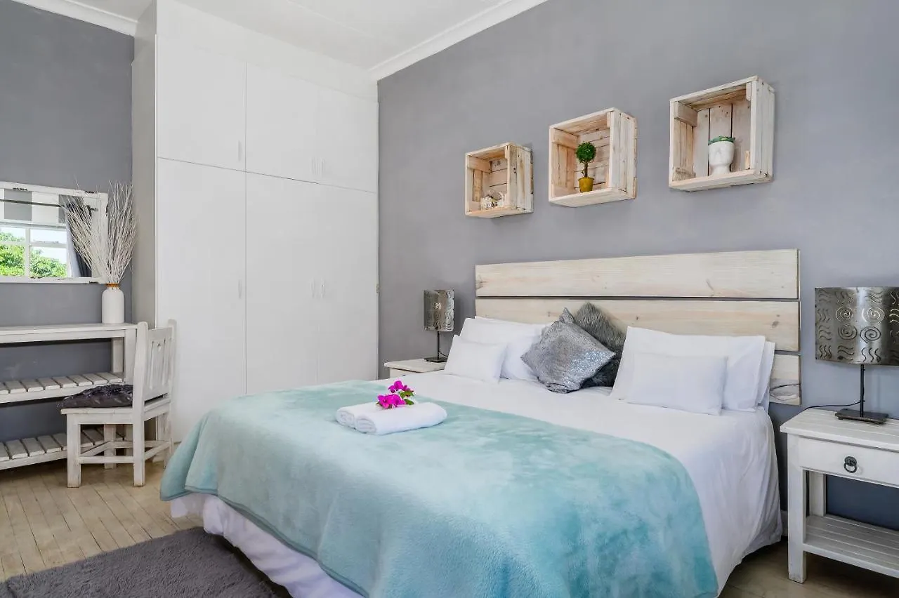 302 On Old Sea View Road Chelsea Apartment Port Elizabeth 0*,